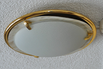 Deckenlampe verziert