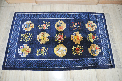 Chinesischer Teppich in Blau