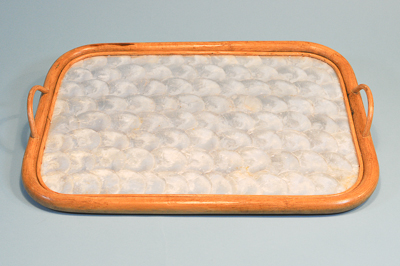 Perlmutter Tablett mit Holzrahmen