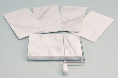 K&auml;seplatten Set aus Carrara Marmor