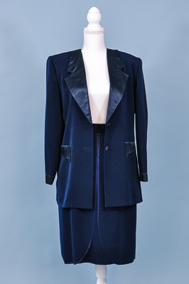 Elegantes Deux-Piece, gef&uuml;ttert